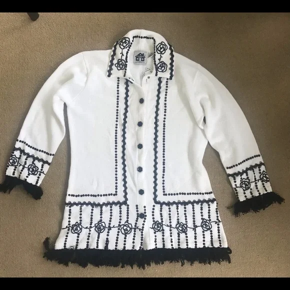 🦋 Storybook Knits black on white sweater M NWT - Picture 1 of 9